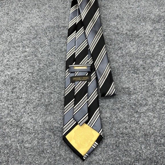 Donald J. Trump Signature Gray‎ & Black Silk Tie–Classic Stripe Power - Picture 2 of 6